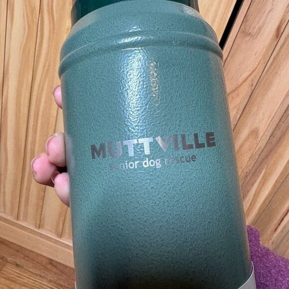 Stanley The‎ Legendary hammered green Classic Green Bottle 1 QT/ .94 L- has etch - Picture 3 of 5